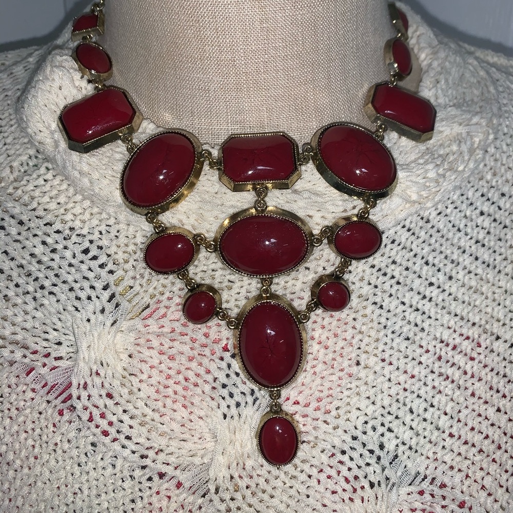 NWT -2/$15 maroon statement necklace